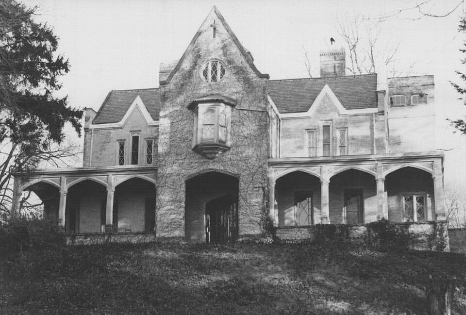 Photograph of Hurst-Pierrepont Estate