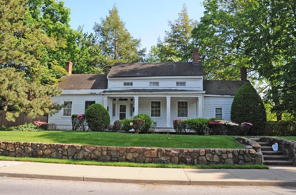 Photograph of 5910 Amboy Road