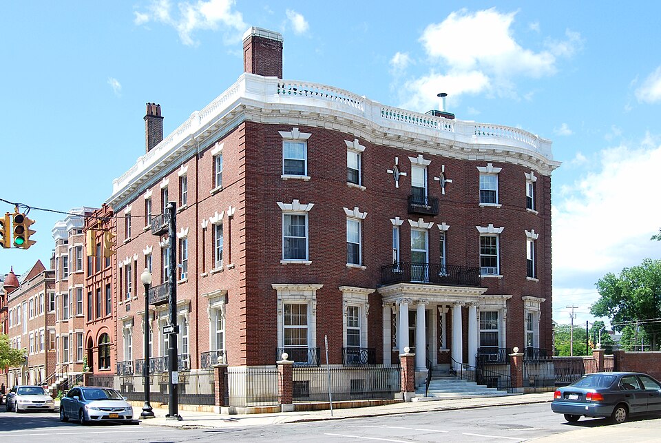 Photograph of Benjamin Walworth Arnold House and Carriage House