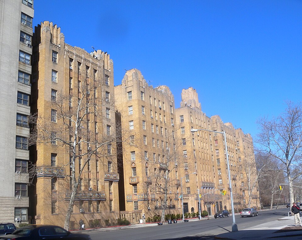 Photograph of Park Plaza Apartments