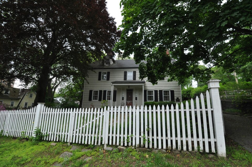 Photograph of Eleazer Hart House