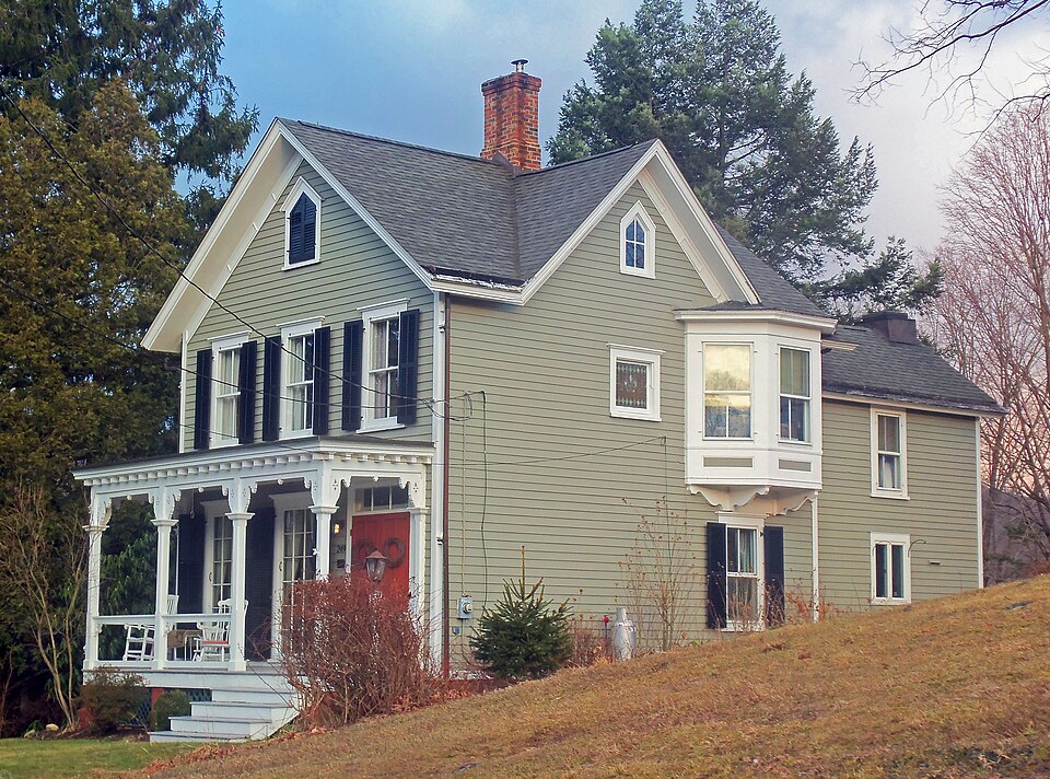 Photograph of House at 249 Main Street