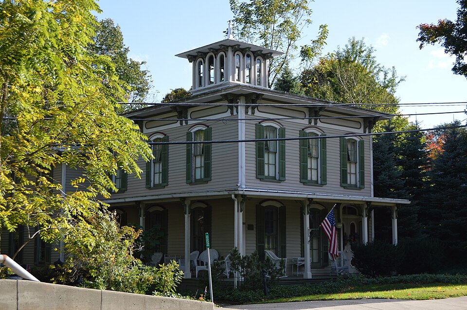 Photograph of L. Bliss House