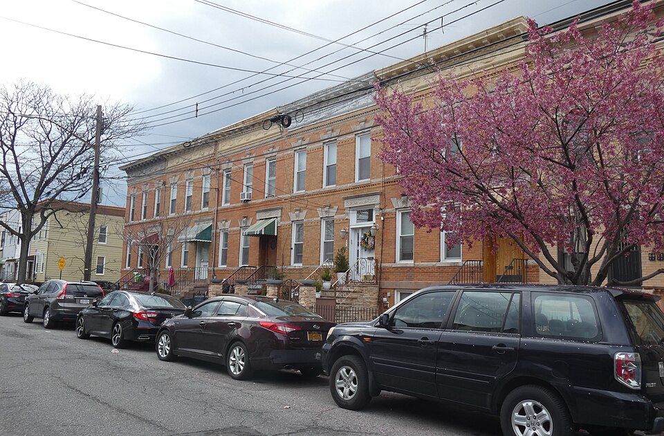 Photograph of 68th Avenue-64th Place Historic District