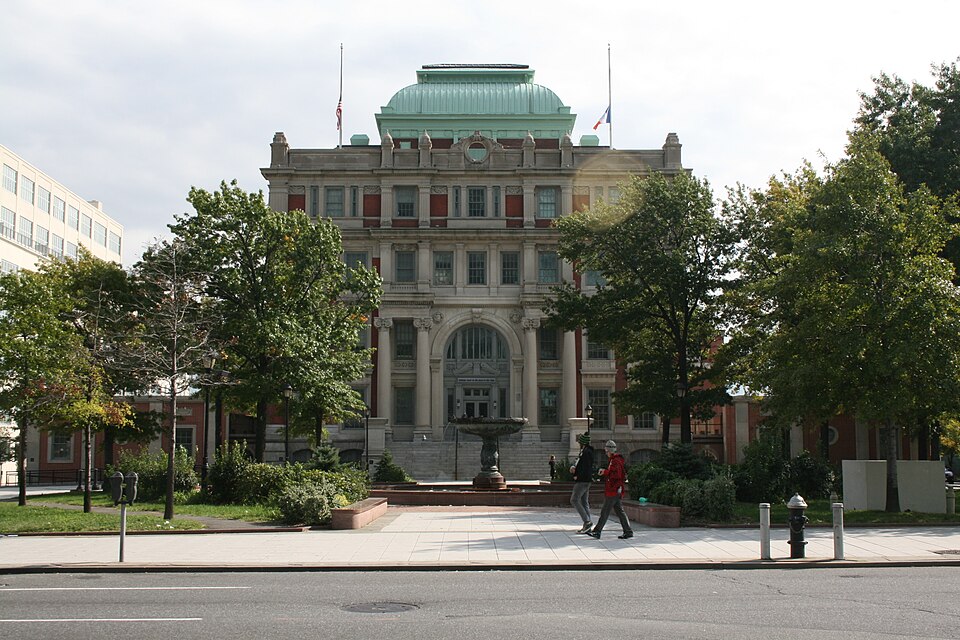 Photograph of Long Island City Courthouse