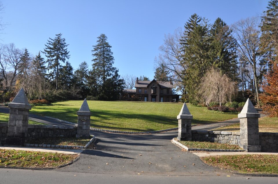 Photograph of Ross-Hand Mansion
