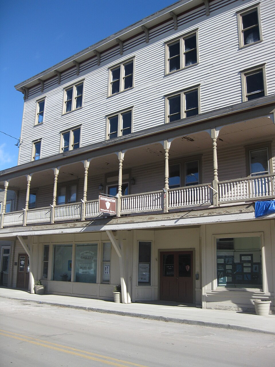 Photograph of Arlington Hotel