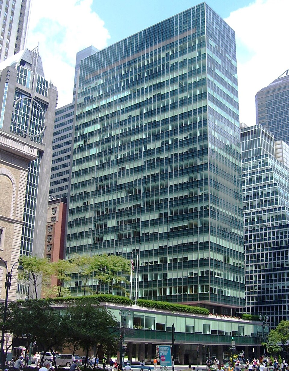 Photograph of Lever House