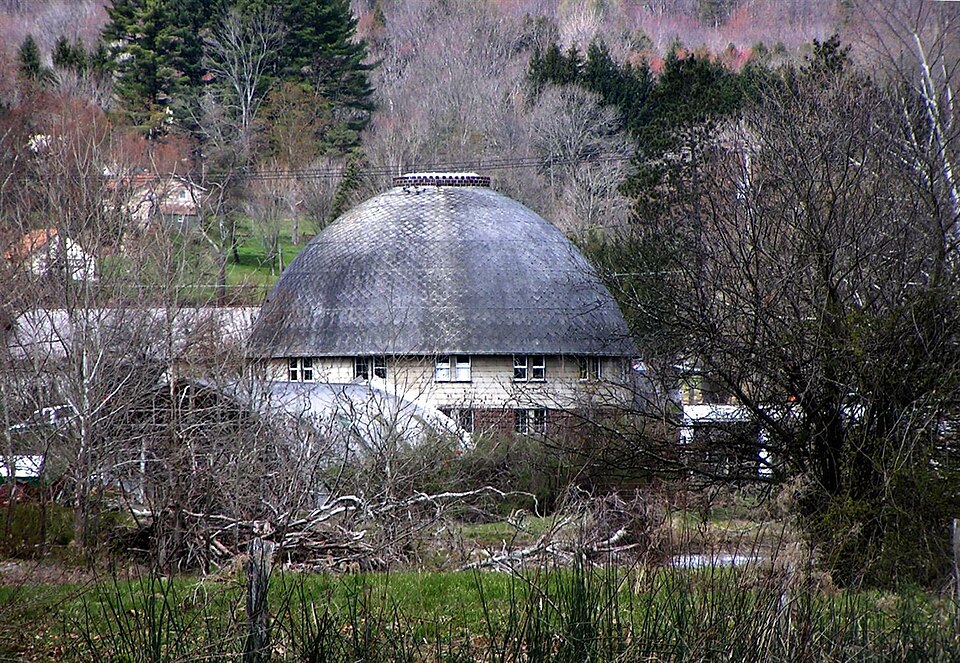 Photograph of Bates Round Barn