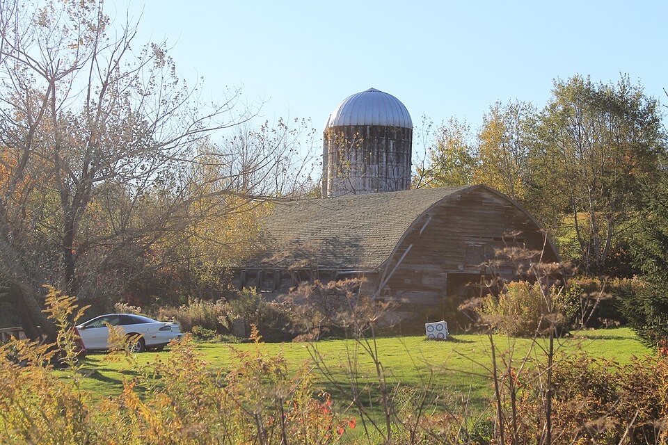 Photograph of McArthur-Martin Hexadecagon Barn
