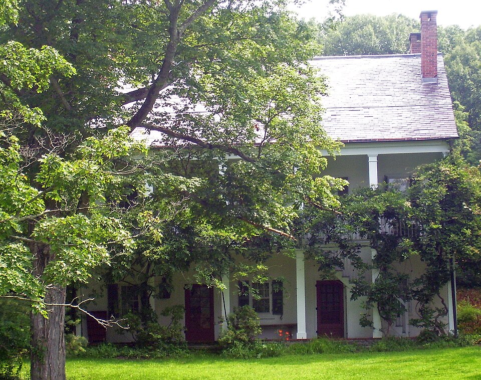 Photograph of John Hendricks House and Dutch Barn