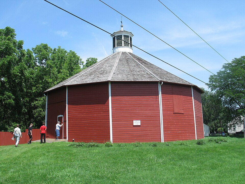 Photograph of Bronck Farm 13-Sided Barn