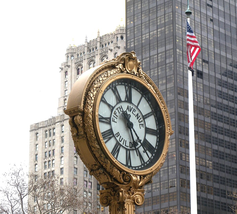 Photograph of Sidewalk clock at 200 5th Avenue
