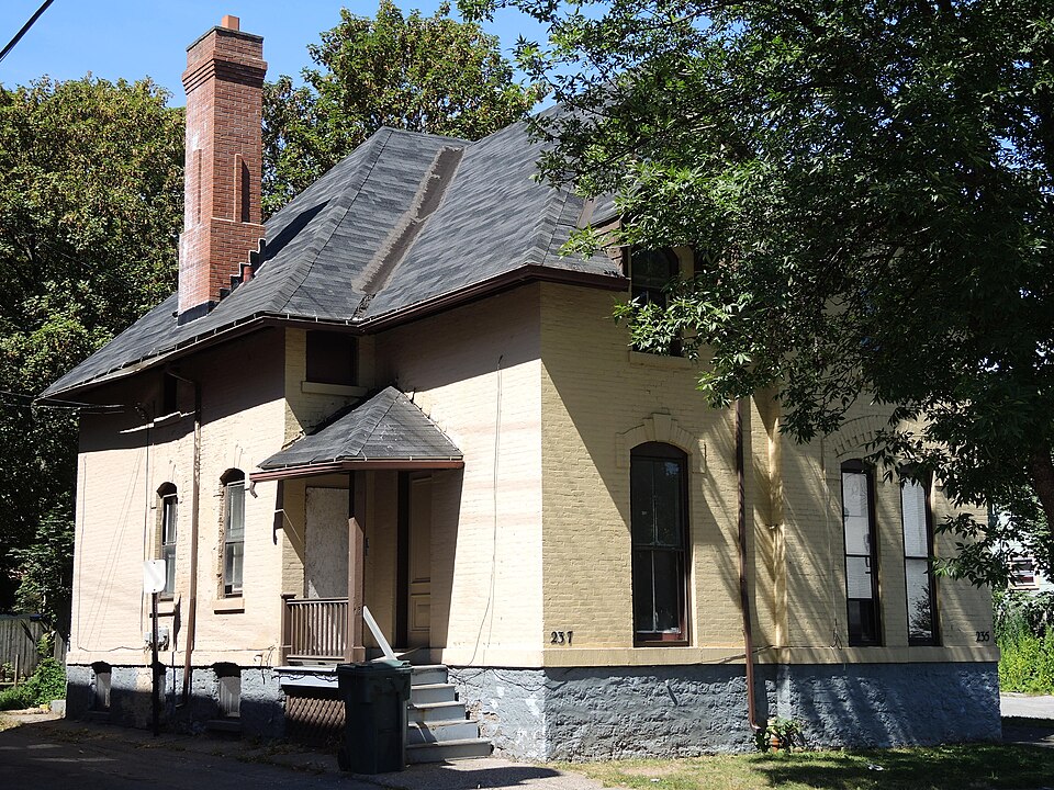 Photograph of House at 235-237 Reynolds Street