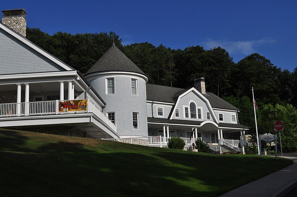 Photograph of Cold Spring Harbor Library