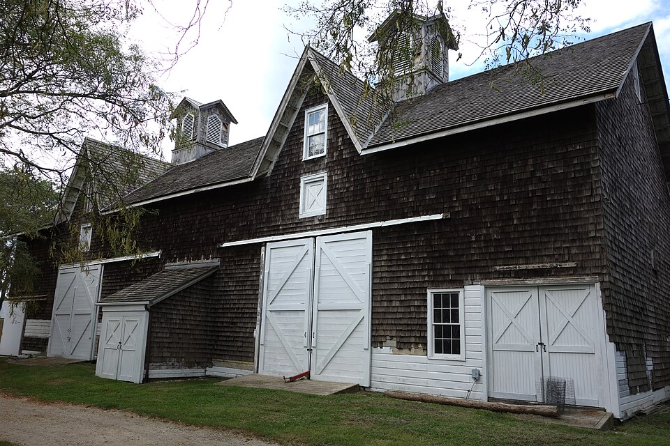 Photograph of Suffolk County Almshouse Barn