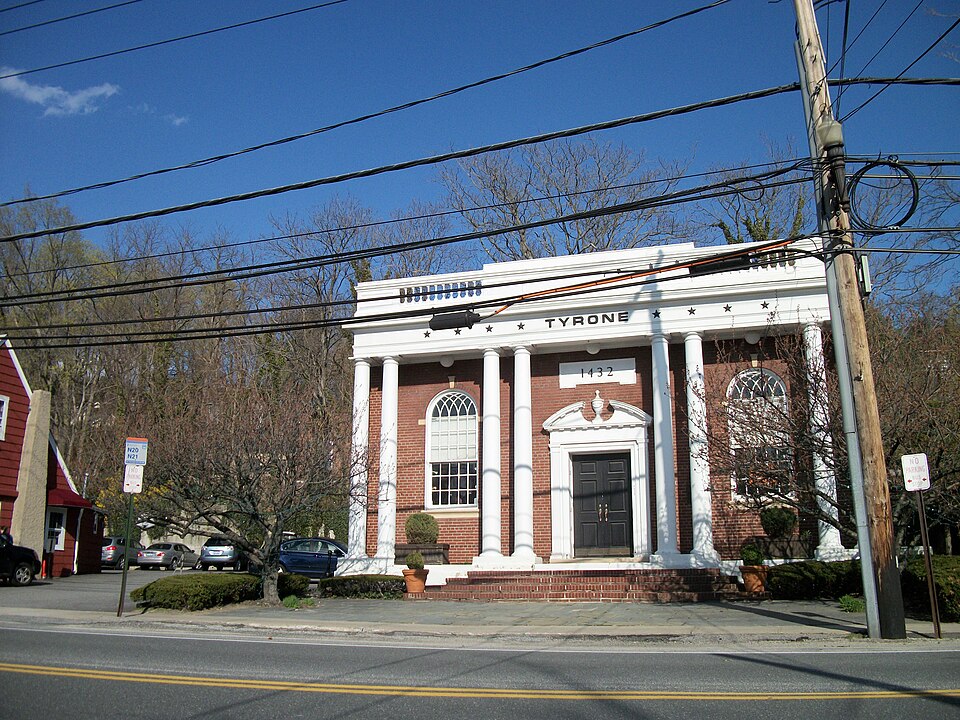 Photograph of Roslyn National Bank and Trust Company Building