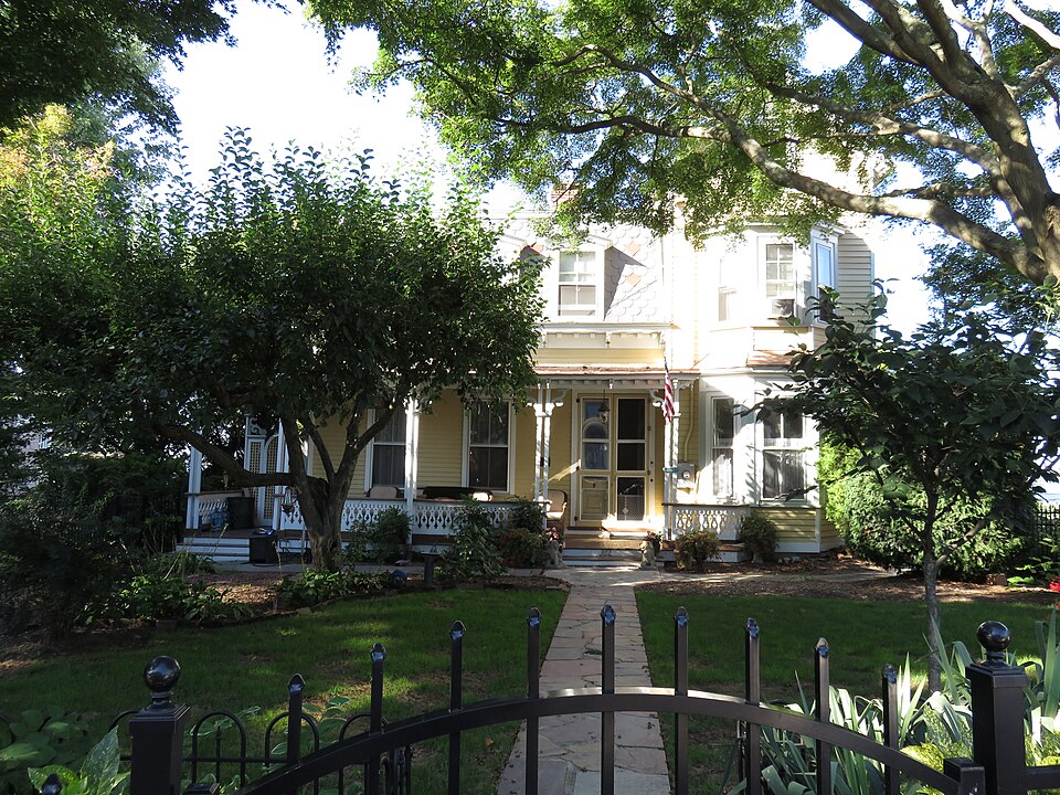 Photograph of House at 362 Sea Cliff Avenue