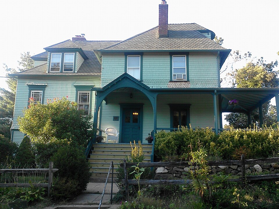 Photograph of House at 332 Franklin Avenue