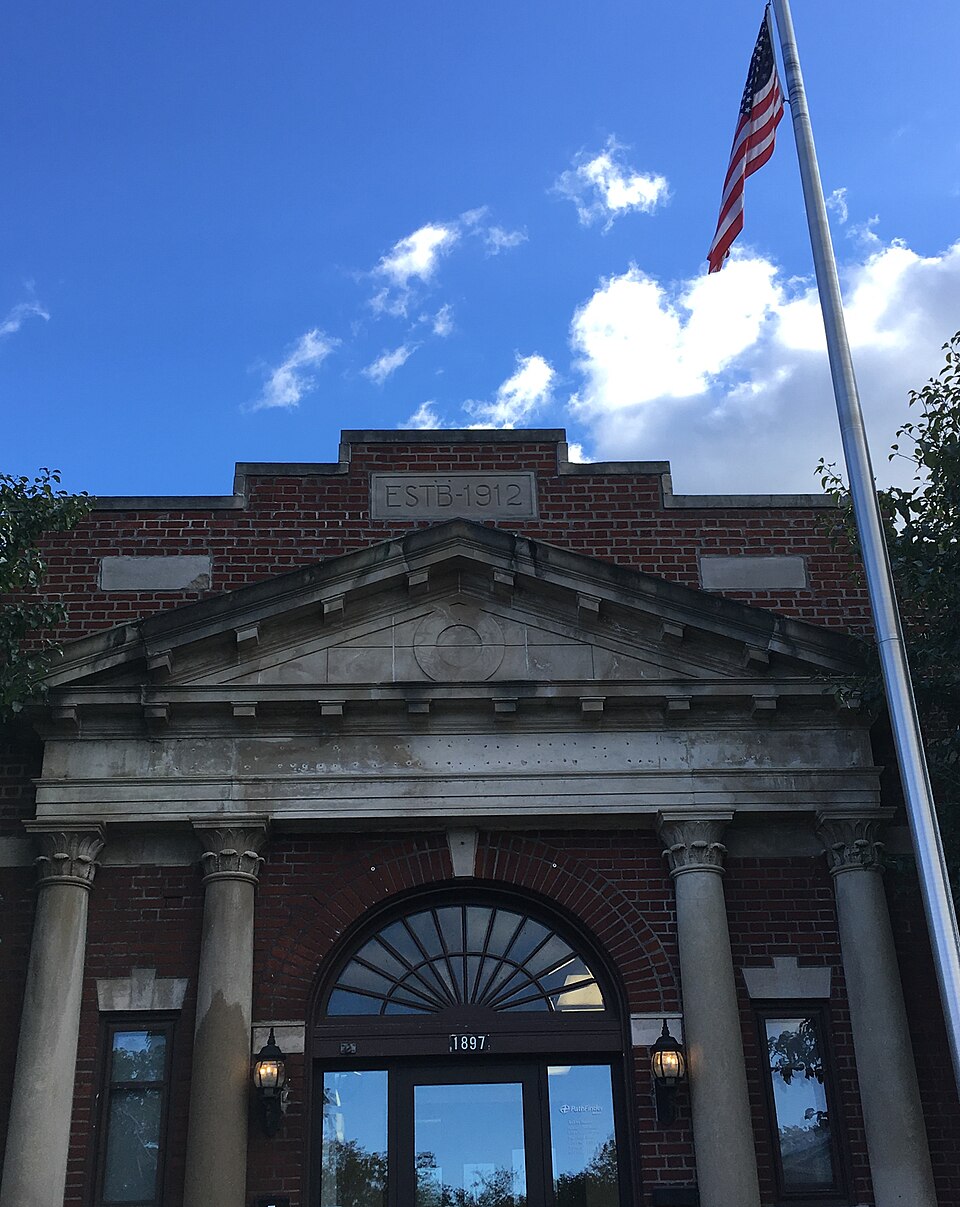 Photograph of First National Bank of Lacona