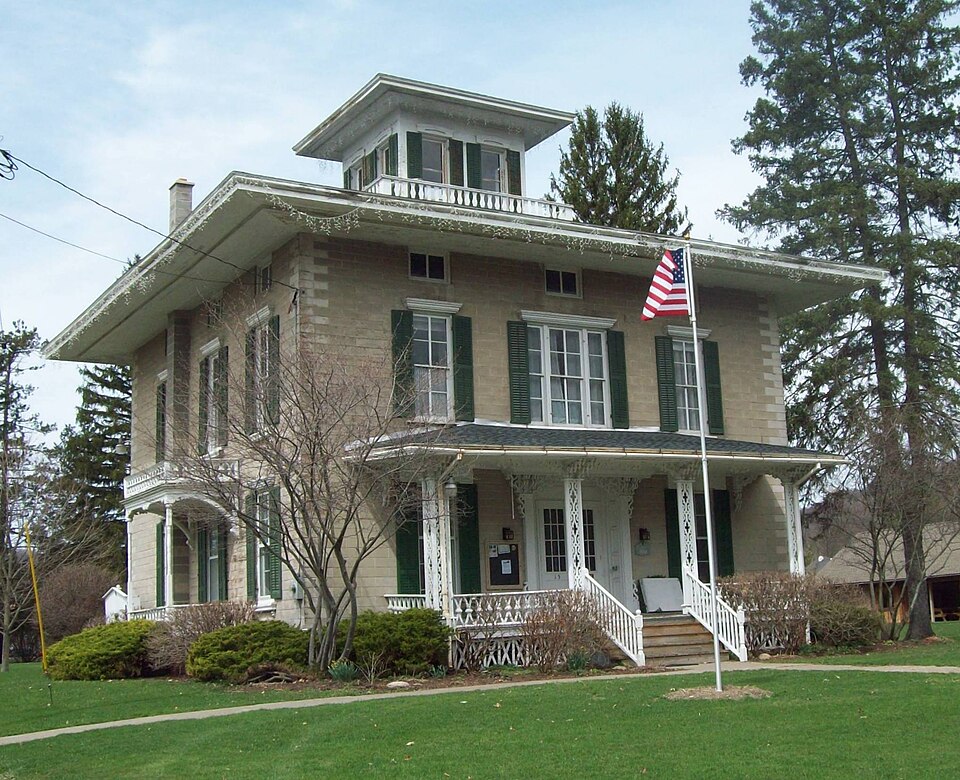 Photograph of Larrowe House