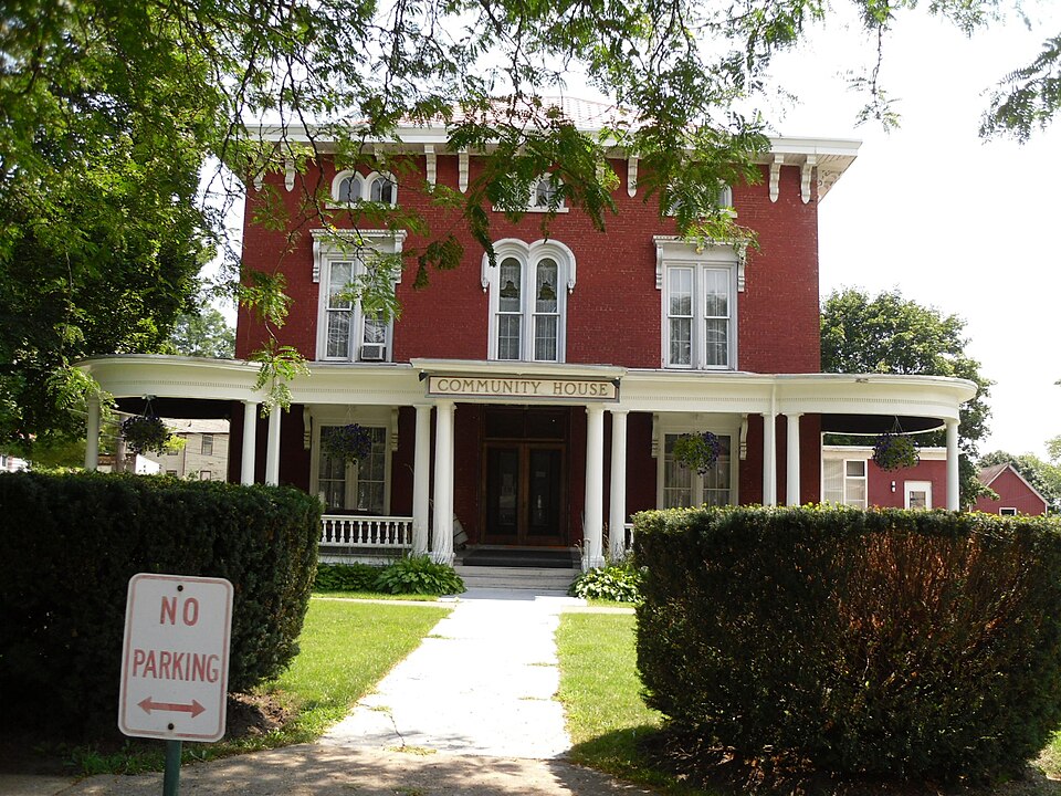 Photograph of Bates-Englehardt Mansion