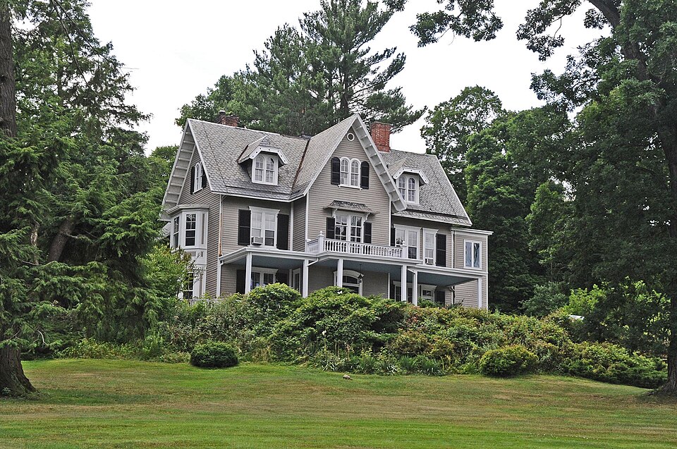 Photograph of Seven Oaks Estate