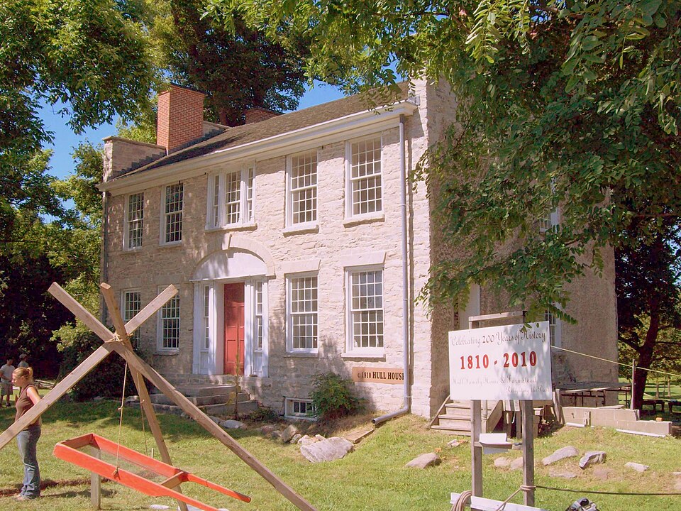 Photograph of Warren Hull House