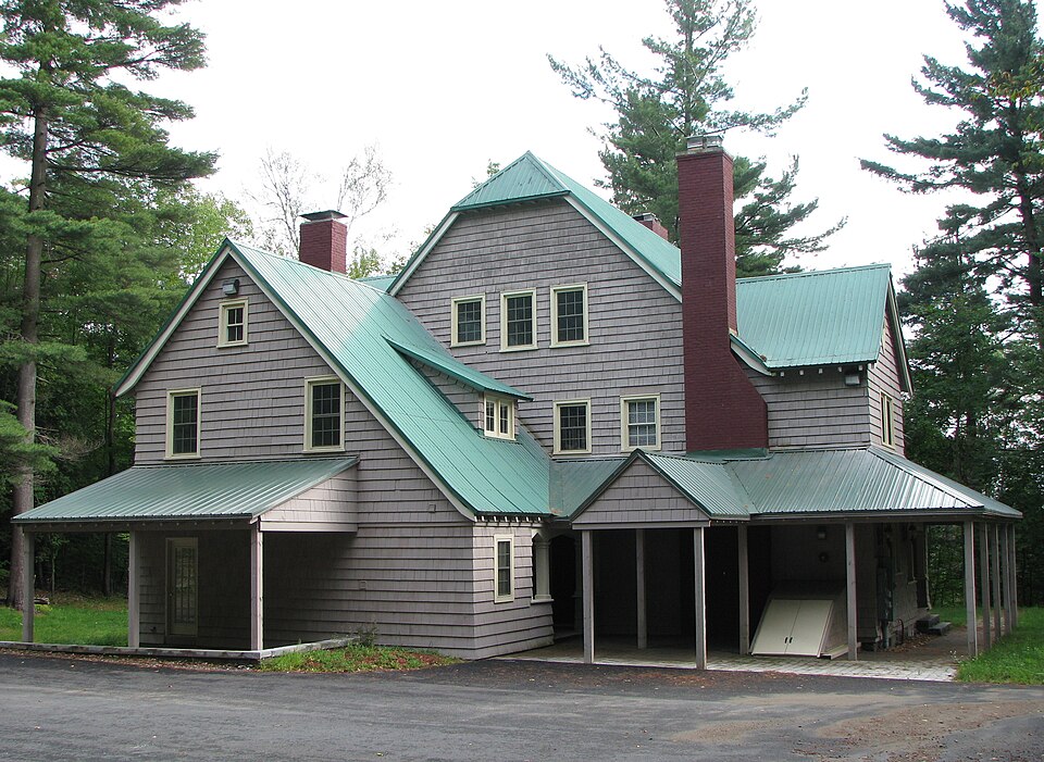Photograph of Larom-Welles Cottage
