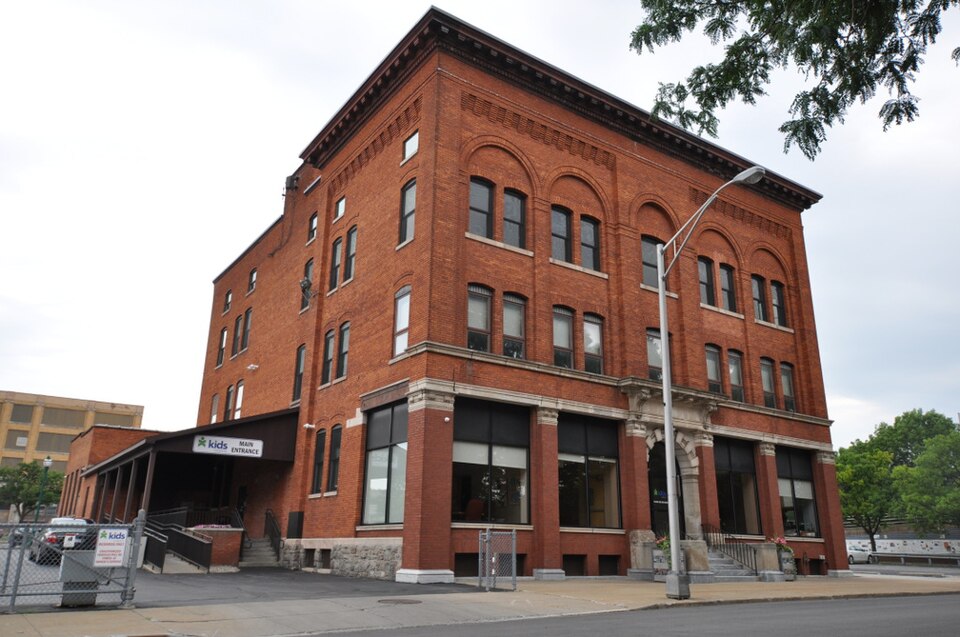 Photograph of Utica Daily Press Building