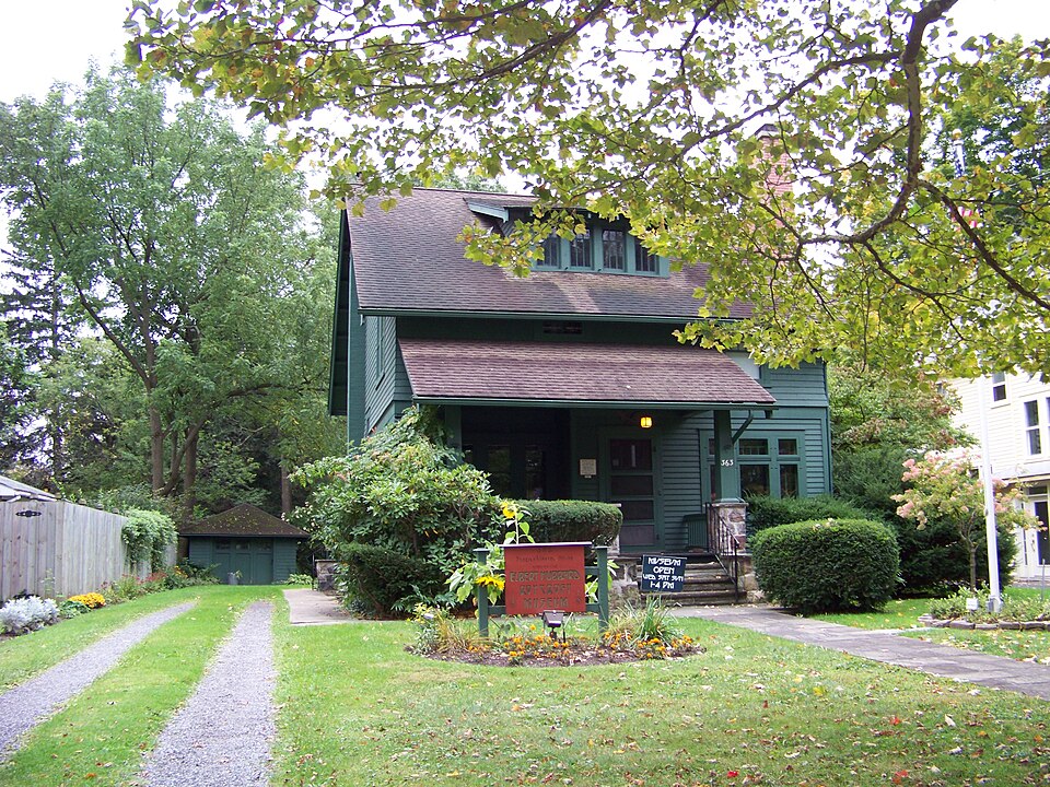 Photograph of George and Gladys Scheidemantel House