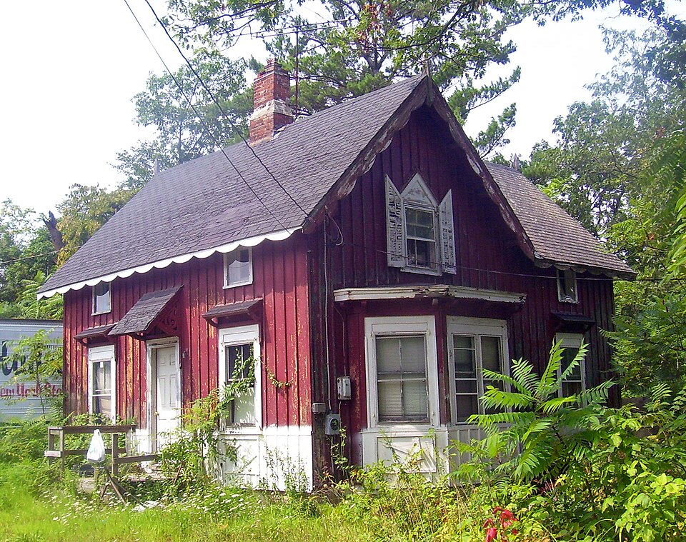 Photograph of Roosevelt Point Cottage and Boathouse
