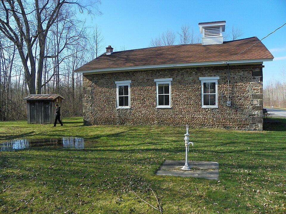 Photograph of Wallington Cobblestone Schoolhouse District No. 8