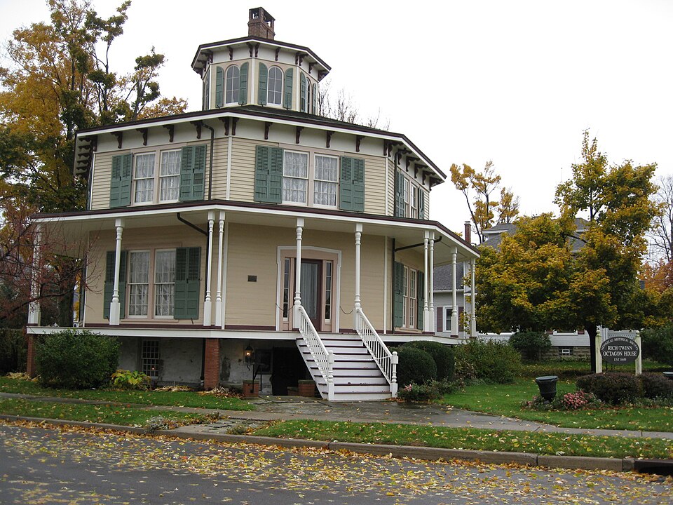 Photograph of Rich-Twinn Octagon House