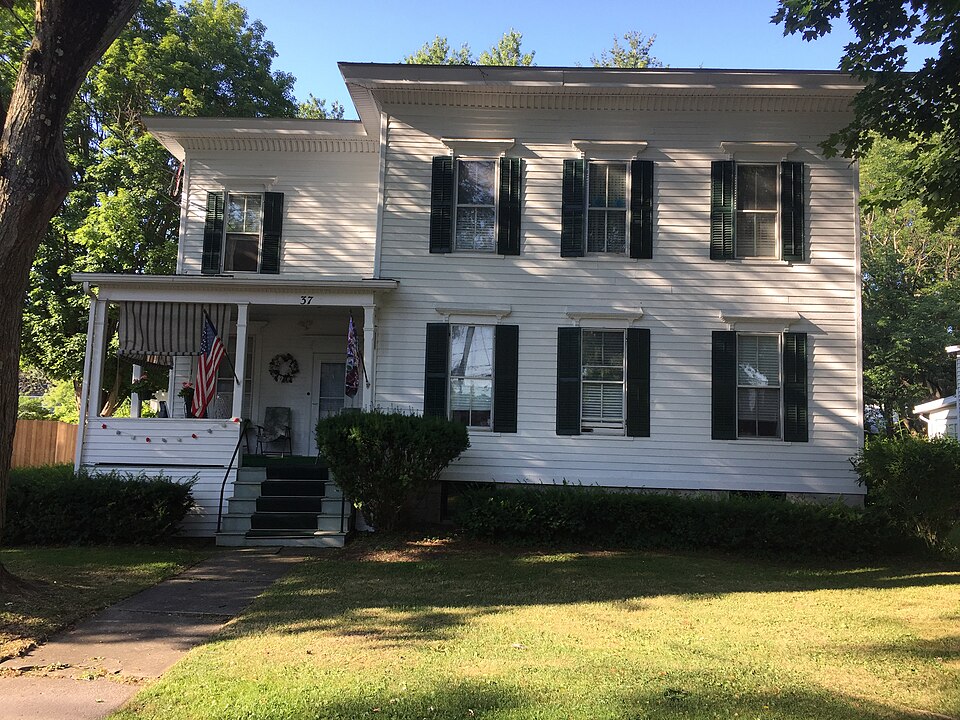 Photograph of House at 37 West Cayuga Street
