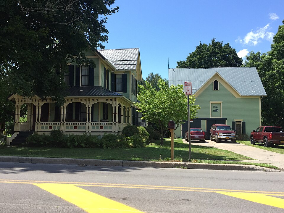 Photograph of House at 36 South Main Street