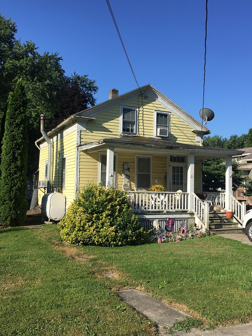 Photograph of House at 21 West Cayuga Street