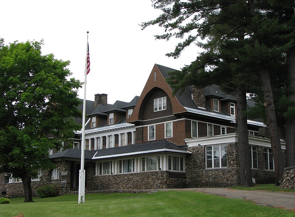 Photograph of Adirondack Cottage Sanitarium