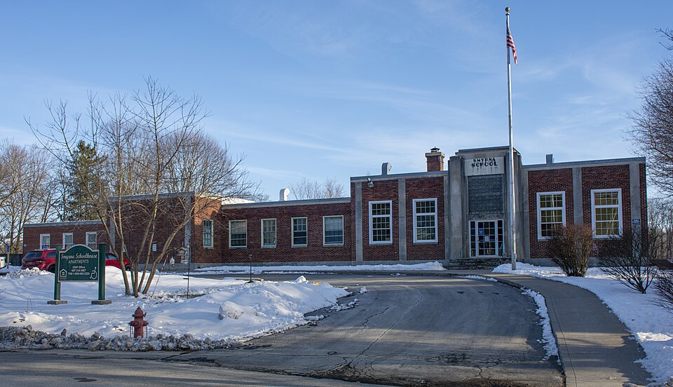 Photograph of Smyrna Elementary School