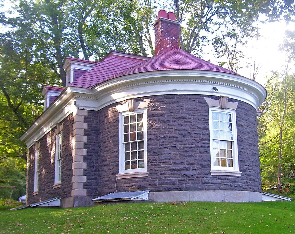Photograph of Morton Memorial Library