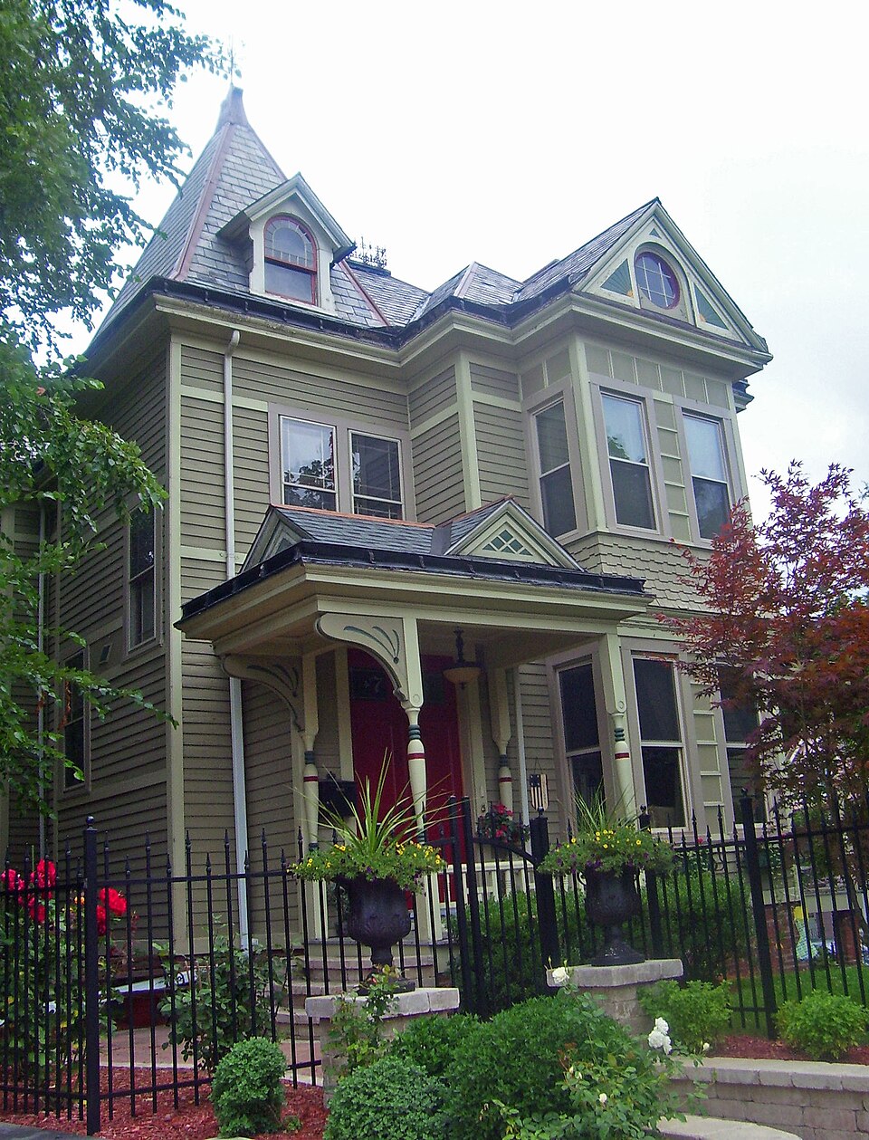 Photograph of building at 73 Mansion Street