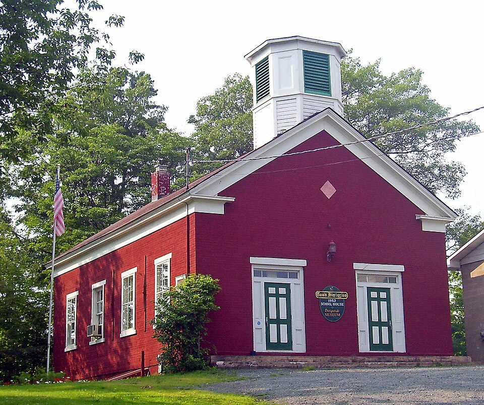 Photograph of Huguenot Schoolhouse