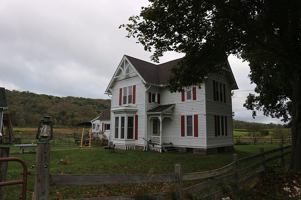 Photograph of Maple Lawn Farm