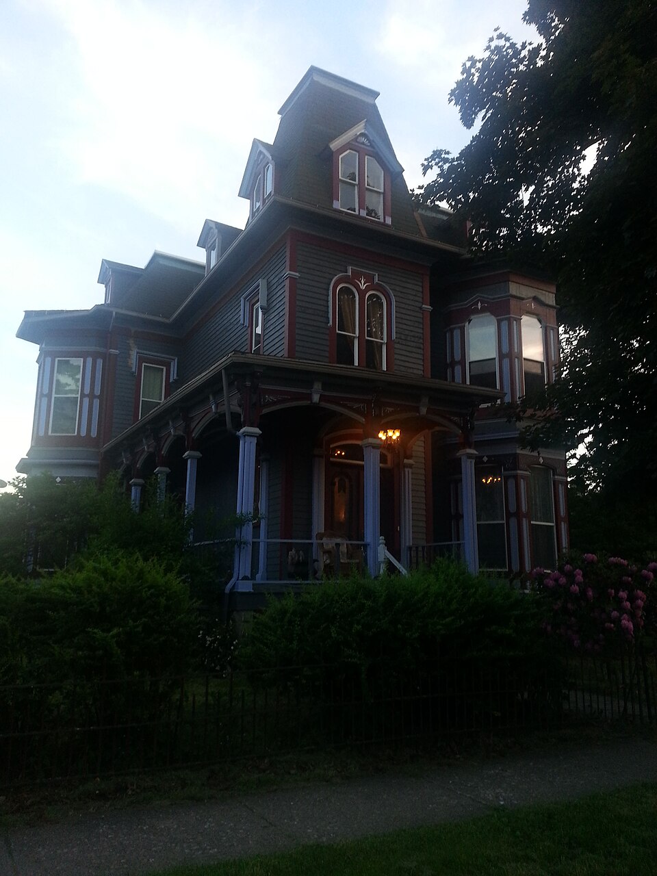 Photograph of Conklin Mountain House