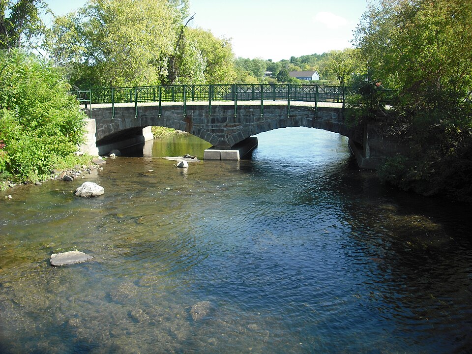 Photograph of Frazier Bridge