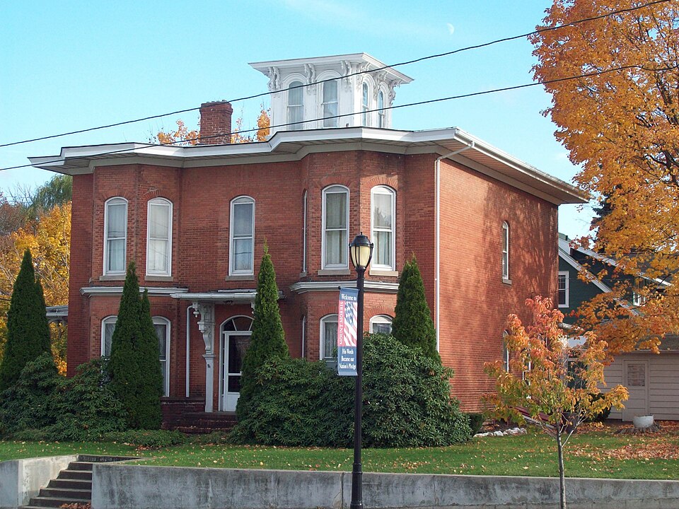 Photograph of House at No. 8 State Street