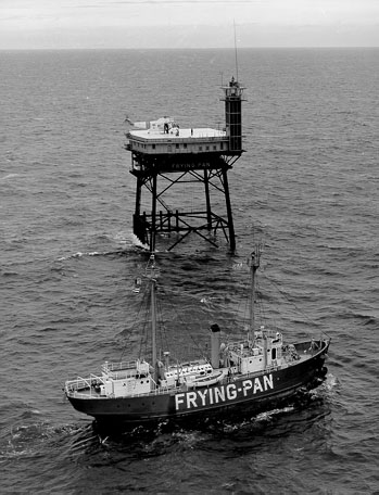 Photograph of United States lightship Frying Pan