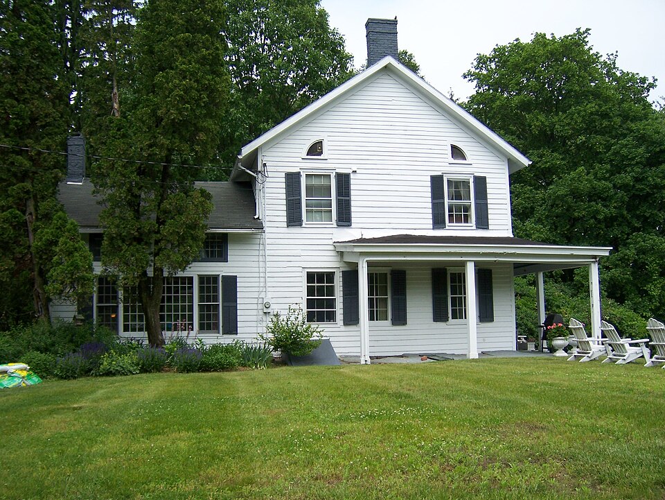 Photograph of Mull House and Cemetery