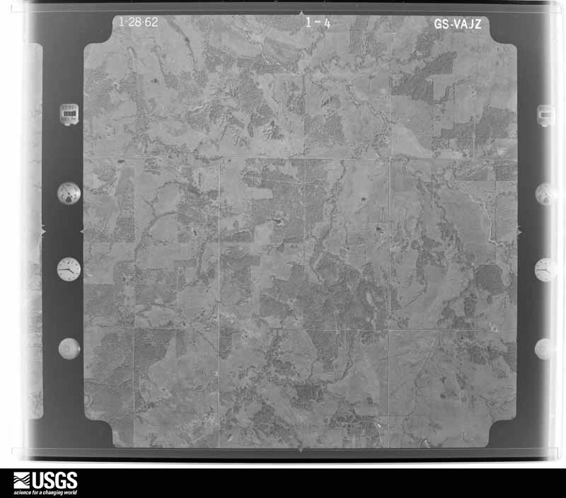 U.S. Geological Survey aerial photograph, 1962-01-28, scale 1:18000