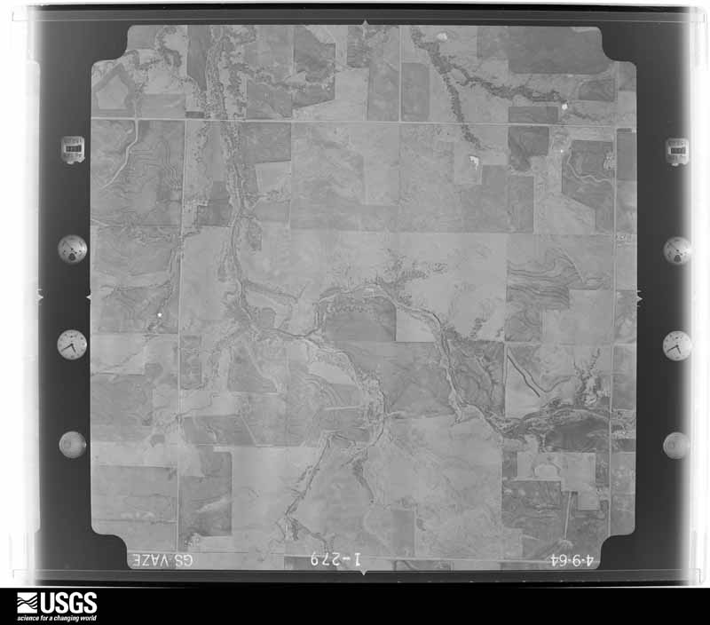 U.S. Geological Survey aerial photograph, 1964-04-09, scale 1:18000